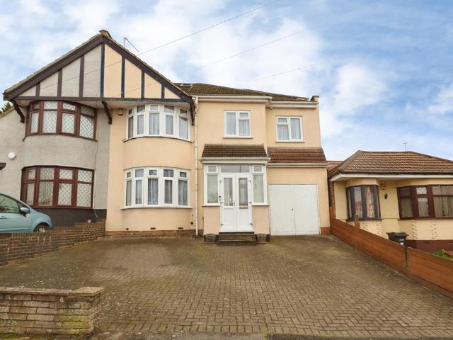5 bedroom semi detached house for sale