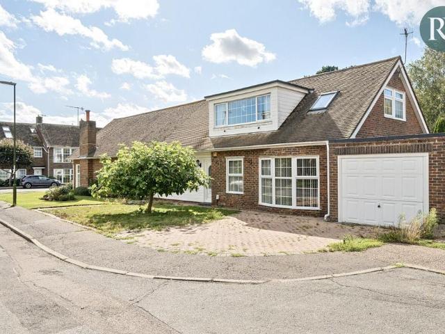 5 bedroom semi detached house for sale