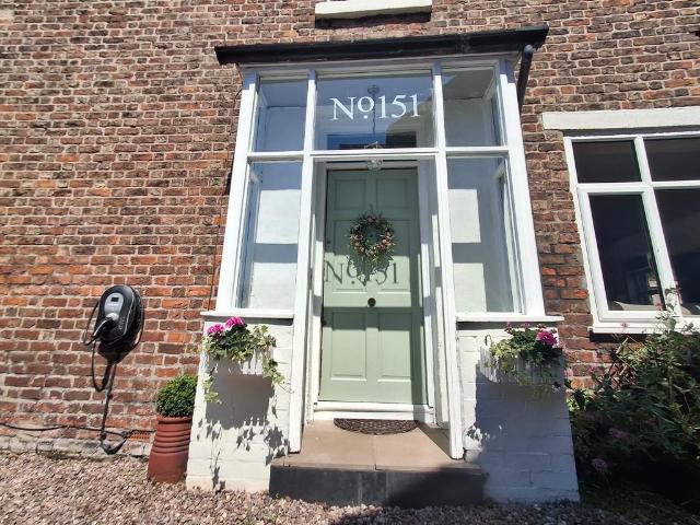 5 bedroom semi detached house for sale