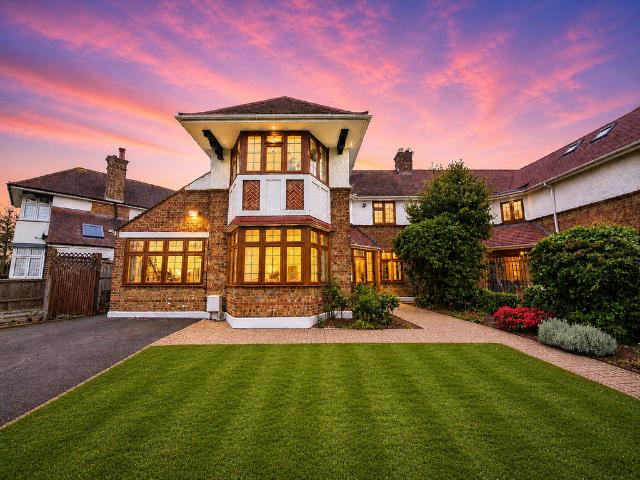 5 bedroom semi detached house for sale