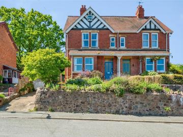 5 bedroom semi detached house for sale