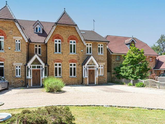 5 bedroom semi detached house for sale