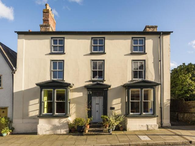 5 bedroom semi detached house for sale