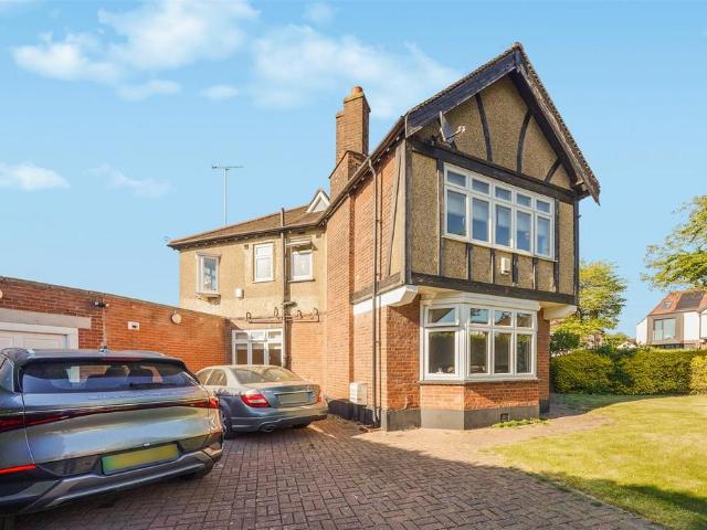 5 bedroom semi detached house for sale