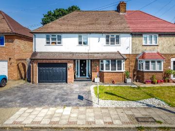 5 bedroom semi detached house for sale