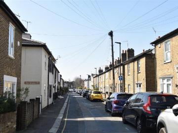 5 bedroom semi detached house for sale