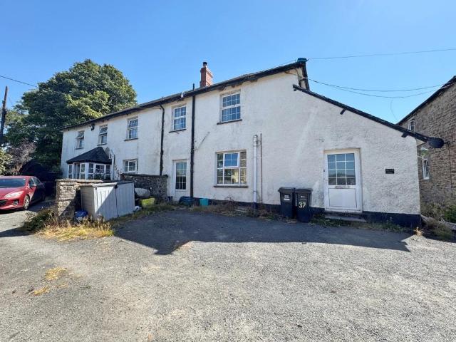 5 bedroom semi detached house for sale