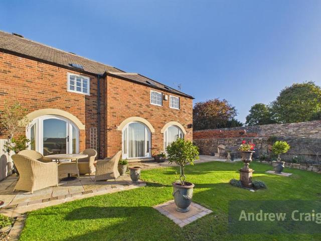 5 bedroom semi detached house for sale