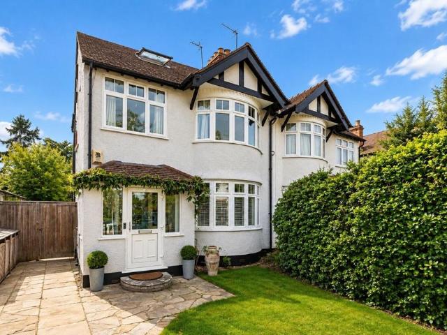 5 bedroom semi detached house for sale