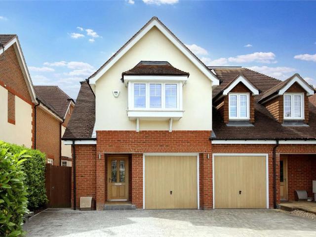 5 bedroom semi detached house for sale