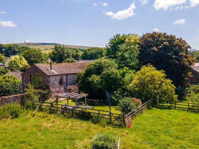 5 bedroom semi detached house for sale