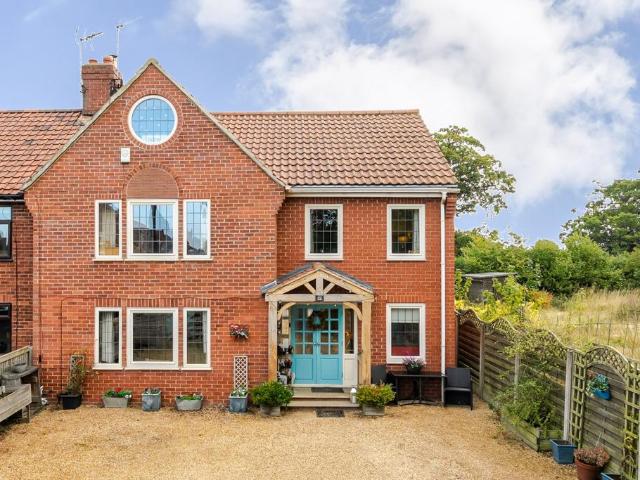 5 bedroom semi detached house for sale