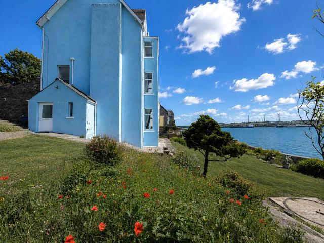 5 bedroom semi detached house for sale