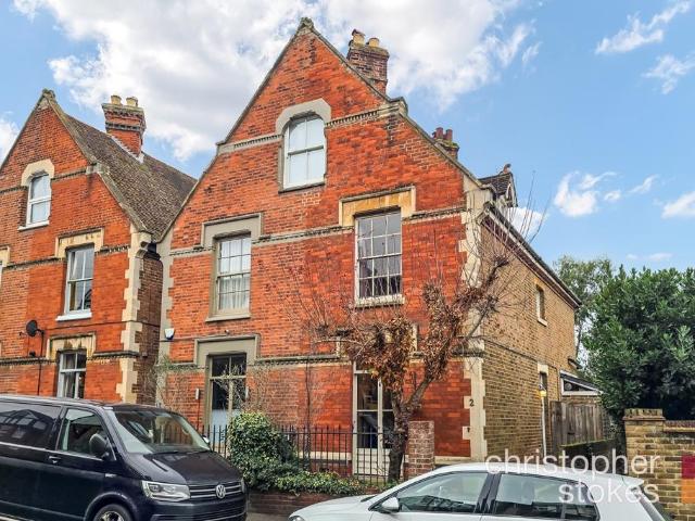 5 bedroom semi detached house for sale