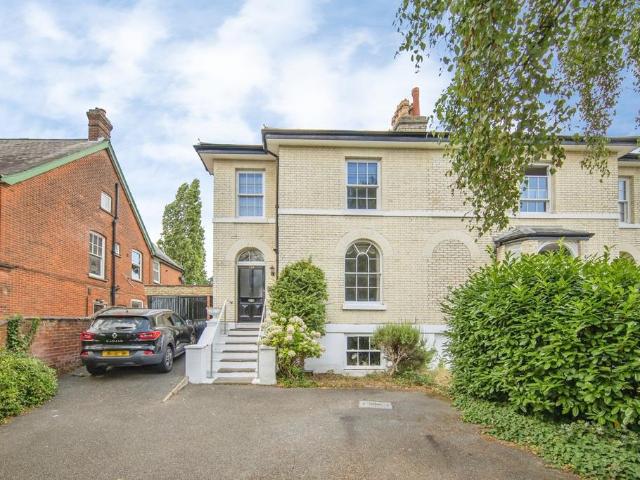 5 bedroom semi detached house for sale