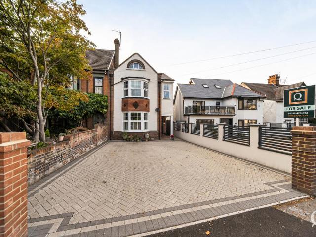 5 bedroom semi detached house for sale
