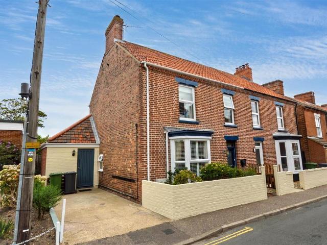 5 bedroom semi detached house for sale