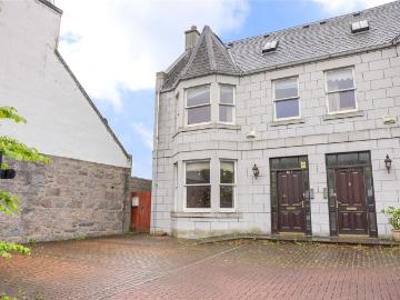 5 bedroom semi detached house for sale