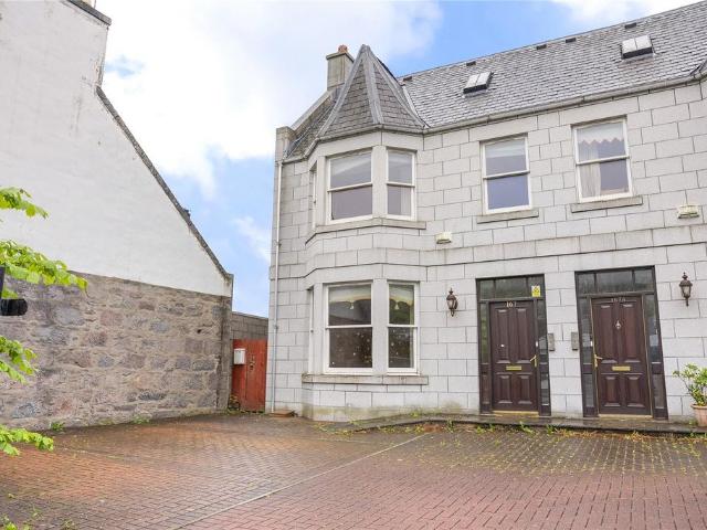 5 bedroom semi detached house for sale