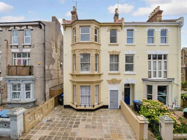 5 bedroom semi detached house for sale