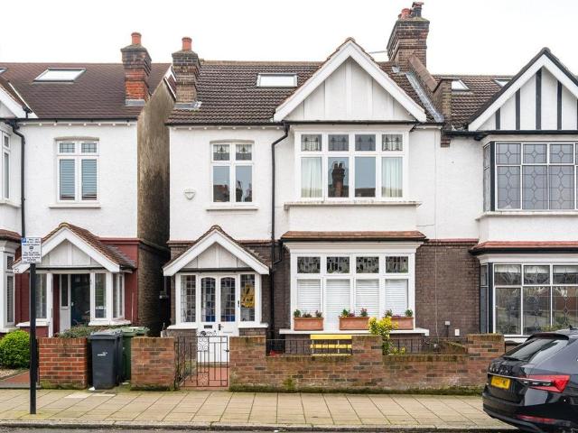 5 bedroom semi detached house for sale