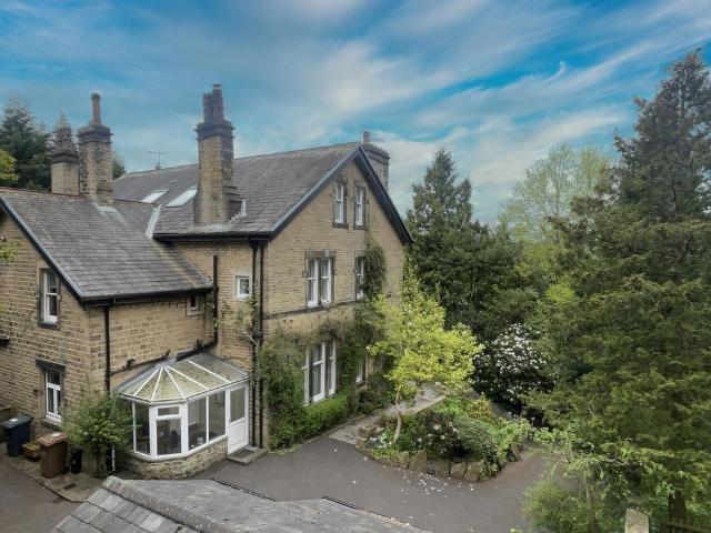 5 bedroom semi detached house for sale