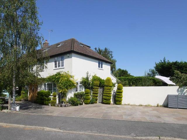 5 bedroom semi detached house for sale