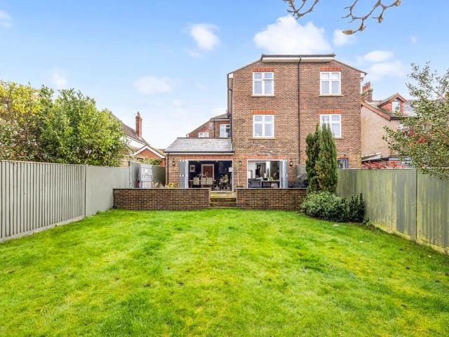 5 bedroom semi detached house for sale