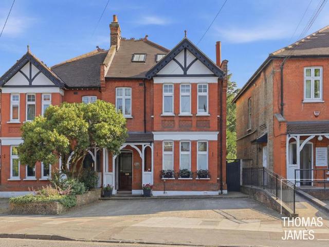 5 bedroom semi detached house for sale