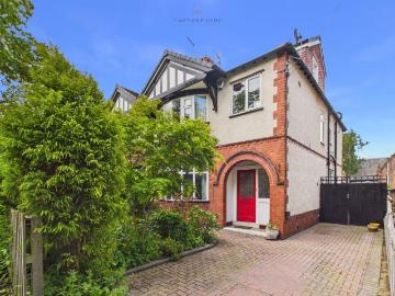 5 bedroom semi detached house for sale