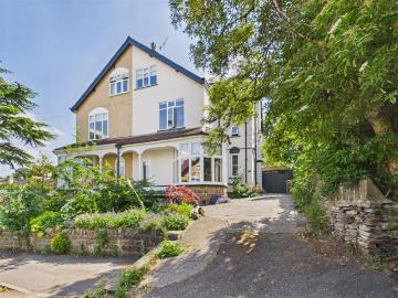5 bedroom semi detached house for sale