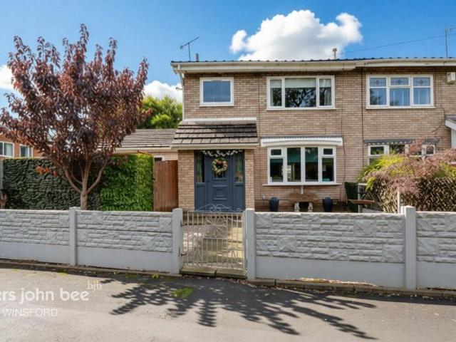 5 bedroom semi detached house for sale