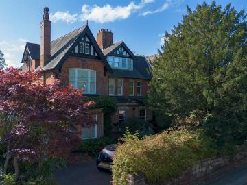 5 bedroom semi detached house for sale