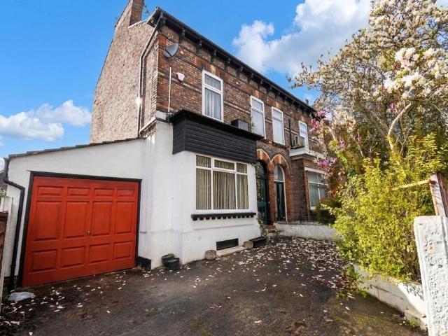 5 bedroom semi detached house for sale