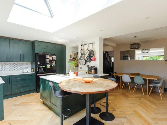 5 bedroom semi detached house for sale