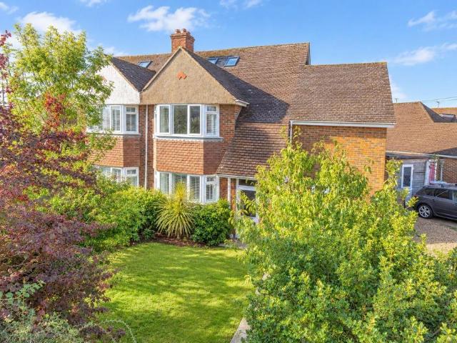 5 bedroom semi detached house for sale