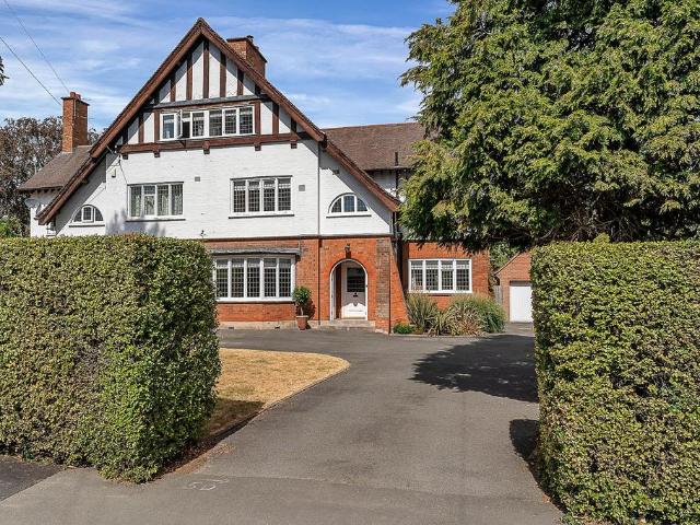 5 bedroom semi detached house for sale
