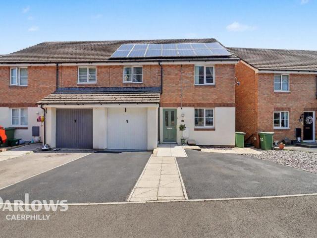 5 bedroom semi detached house for sale