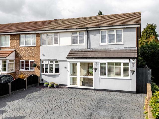 5 bedroom semi detached house for sale