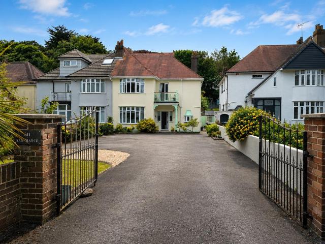 5 bedroom semi detached house for sale