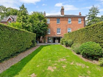 5 bedroom semi detached house for sale