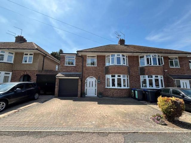 5 bedroom semi detached house for sale