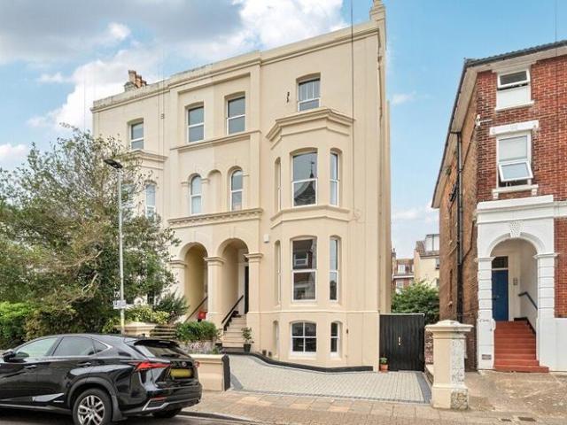 5 bedroom semi detached house for sale