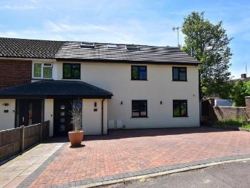 5 bedroom semi detached house for sale