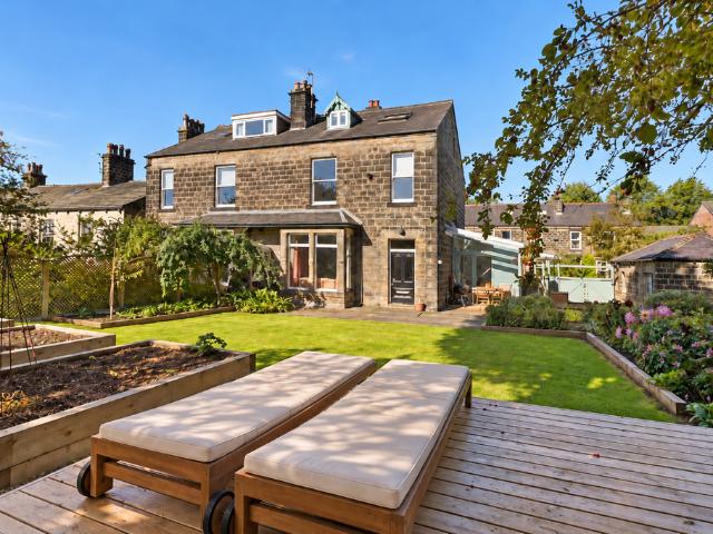 5 bedroom semi detached house for sale