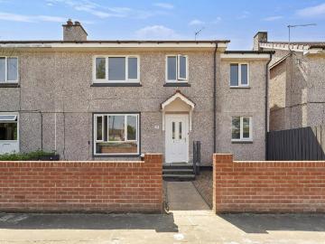 5 bedroom semi detached house for sale