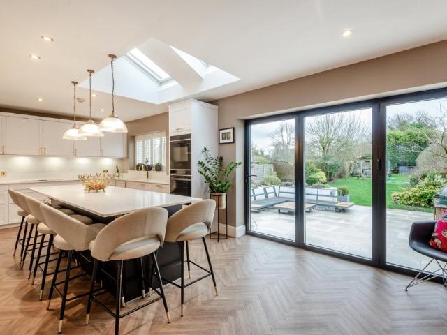 5 bedroom semi detached house for sale