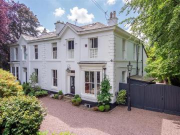 5 bedroom semi detached house for sale