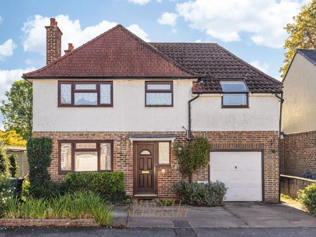 5 bedroom semi detached house for sale