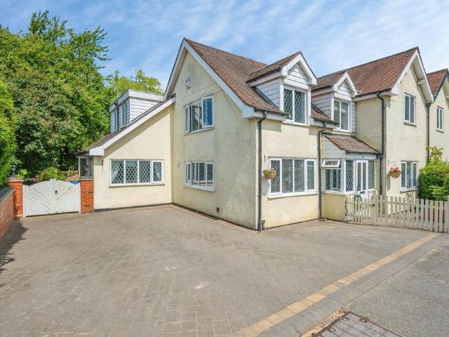 5 bedroom semi detached house for sale